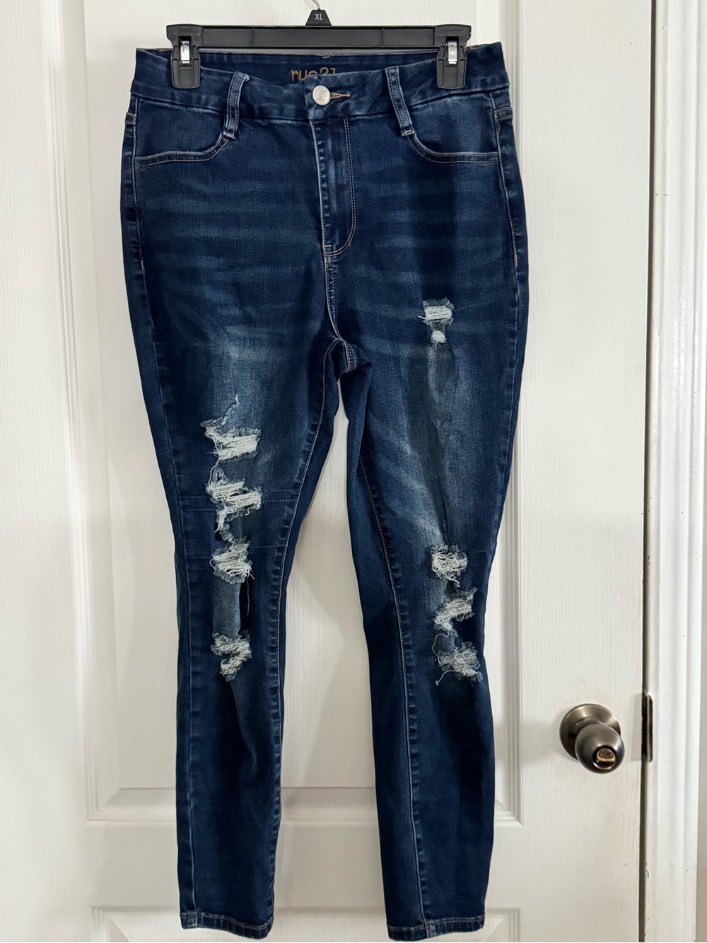 Rue21 Women’s Dark Blue Distressed Slim Jeans Curvy